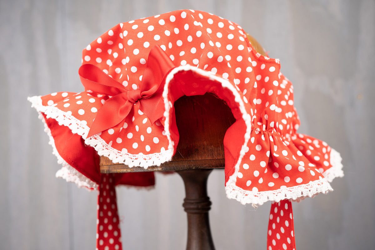 Mrs Mini Claus - Costume with Polka Dot Bonnet, Cape and Tail Fascinator for Mini Horse
