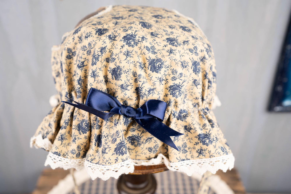 Classic Colonial - Bonnet and Cape for Mini Horse