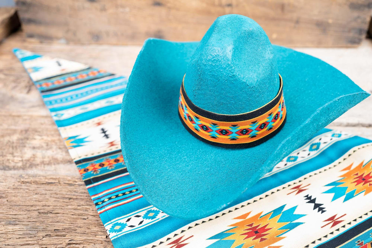Sierra Mini Madre - Cowboy Hat and Bandana for Mini Horse